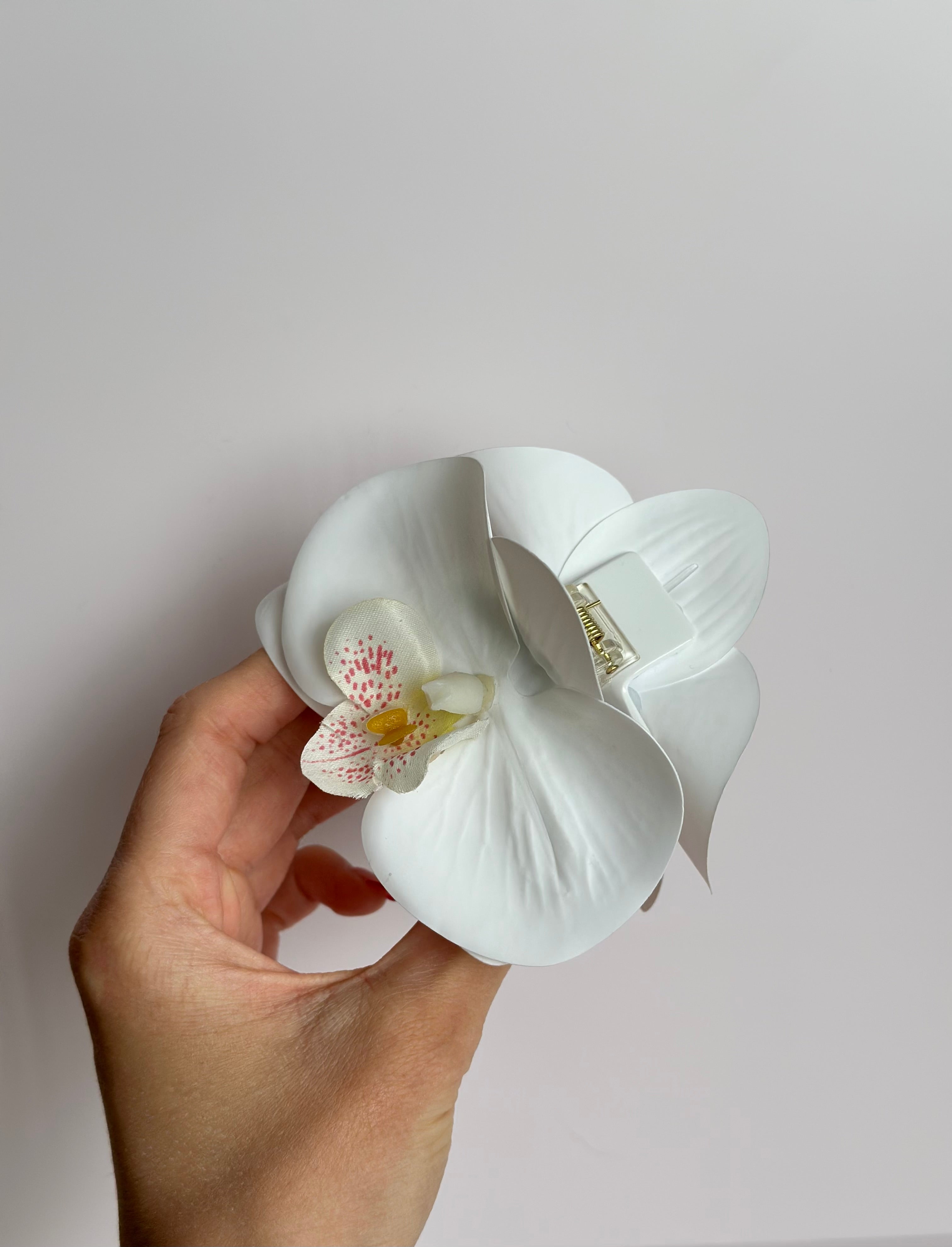 Hvid Orkidé Hårklemme – 5 cm Acetat