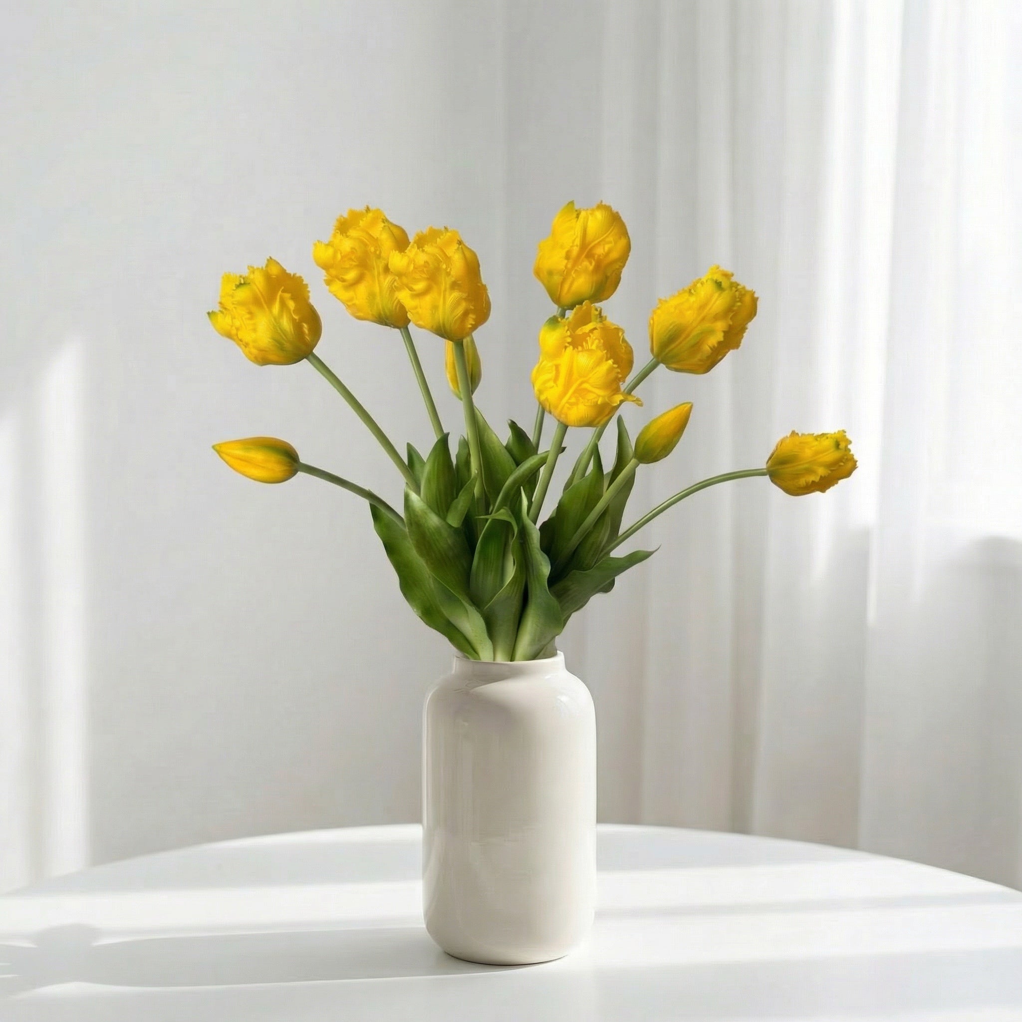 Kunstige papegøjetulipaner i vase – Gule papegøjetulipaner
