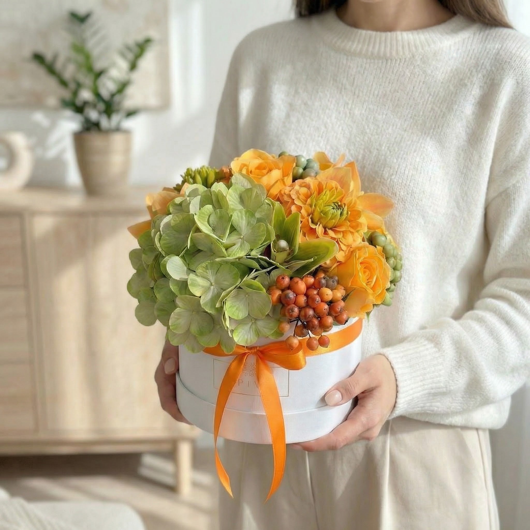 Sole – Evighedsbuket med Roser, Dahlia & Orkidéer