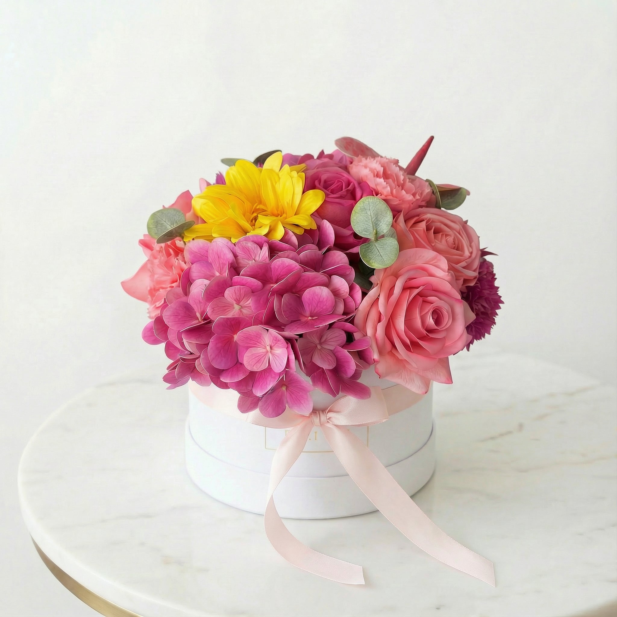 Violetta – Evighedsbuket med Roser, Eucalyptus og Hortensia i Lilla Nuancer